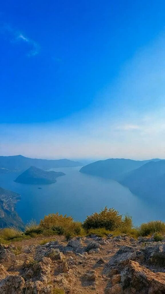 Il Lago d'Iseo e Monte Isola dall'alto